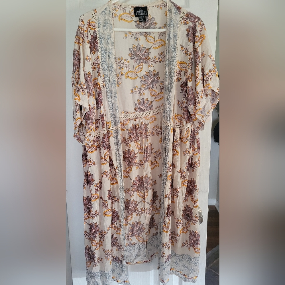 Floral Kimono with Lace Trim